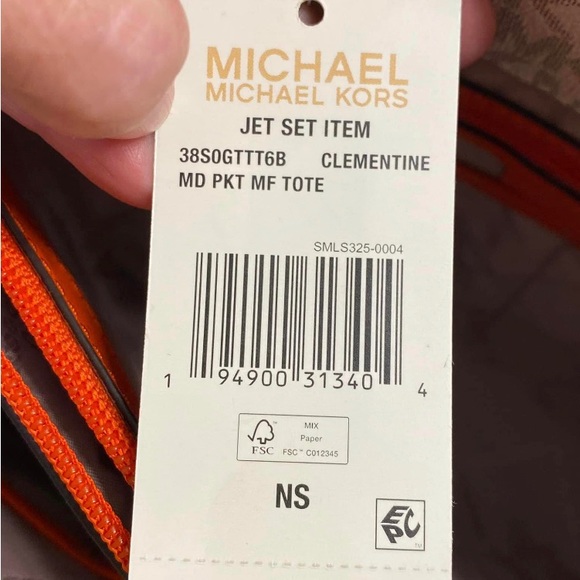 NWT Michael Kors Jet Set Front Pocket tote set in Vanilla and Clementine - Picture 4 of 16